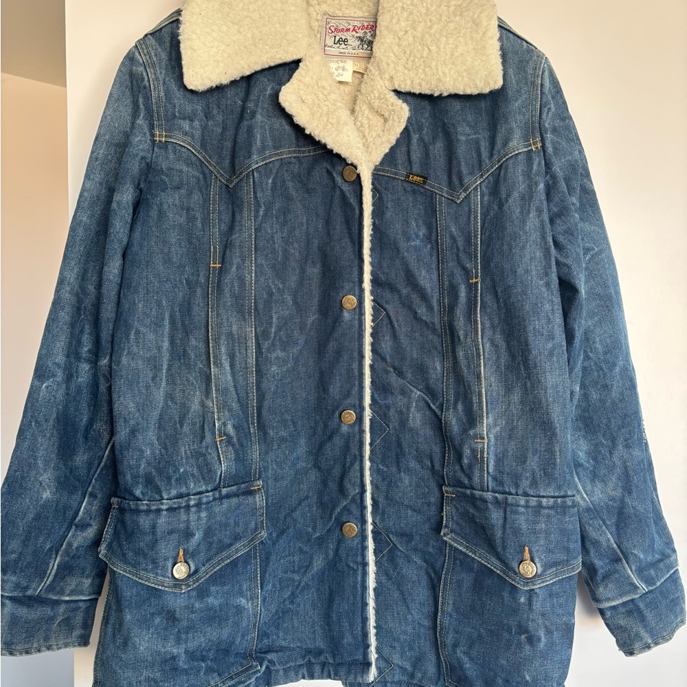 Vintage-high quality! Lee Blue and Cream Jean Jacket with Sherpa Collar